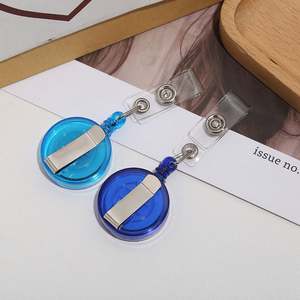 Porta Tarjetas de Identificación Promocionales con Clip, Porta Tarjetas Retráctiles Redondos para Oficina y Escuela, Porta Tarjetas con Cordón Retráctil - Product Image 4