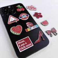 Épinglette en émail souple personnalisable, stock usine 2026 |   Autocollant de téléphone personnalisé gravé sur mesure sur le thème de Londres/Bagdad et de l'arabe
