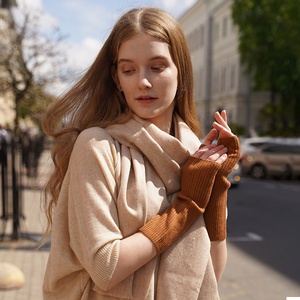 Mùa Đông Tùy Chỉnh Thực hiện OEM Người Đàn Ông Phụ Nữ Ngón Dệt Kim 100% Cashmere Găng Tay Đồng Bằng Sườn Cashmere Tùy Chỉnh Dễ Thương Găng Tay Ấm Áp Cho Phụ Nữ - Product Image 3