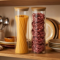 Ensemble de pots à épices en verre transparent faits à la main de différentes tailles, de qualité alimentaire, pour le stockage des ingrédients de cuisine