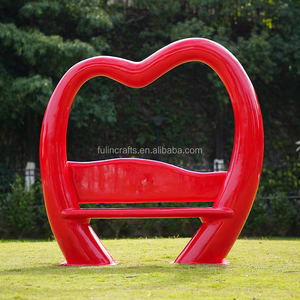 Sculpture de banc en fibre de verre grandeur nature en forme de cœur, statue d'ours en résine de dessin animé pour la décoration artistique extérieure des centres commerciaux et des paysages - Product Image 3