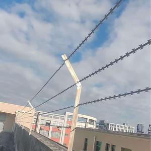 <span class=keywords><strong>Alambre</strong></span> de Púas de <span class=keywords><strong>Concertina</strong></span> Galvanizado en Caliente de Fácil Instalación Profesional para Seguridad Fronteriza - Product Image 2