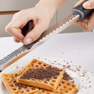 <span class=keywords><strong>Meilleure</strong></span> vente Outil de cuisine en acier inoxydable, râpe à <span class=keywords><strong>fromage</strong></span> citron et chocolat avec plastique bambou pour <span class=keywords><strong>fondue</strong></span> maison emballée dans une boîte - Product Image 6