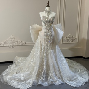 Robe de mariée sirène de luxe XS304, richement ornée de perles, avec broderie cœur et jupon - Product Image 1