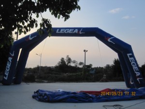 Arche gonflable double pour événements publicitaires en plein air - Product Image 5