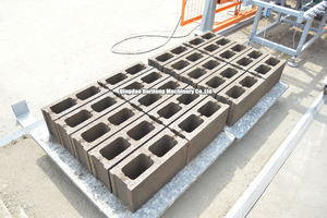 Machine de production de briques en ciment électrique entièrement automatique QT8-15, machine de fabrication de blocs de béton pour le Honduras avec moteur central et PLC - Product Image 5
