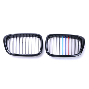 กระจังหน้า BMW E39 สีดำเงา สไตล์ M สำหรับกันชนหน้า รุ่นปี 1999-2003 ซีรีส์ 5 อะไหล่แต่ง หมายเลขอะไหล่ A-E39-XK-LM - Product Image 1