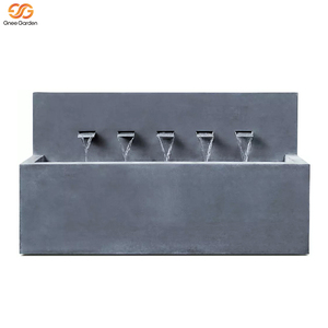 Fontaine de jardin minimaliste en métal noir à brancher, 5 becs, pour extérieur - Product Image 4