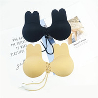 Soutien-gorge sans bretelles auto-adhésif plongeant respirant sans dos en silicone lavable grande taille promotionnel
