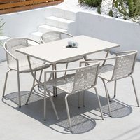 Ensemble de table et de chaises de jardin en bois moderne pour l'extérieur, adapté aux cafés, restaurants, hôtels, parcs et appartements