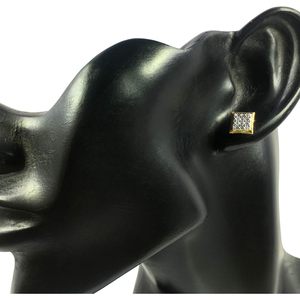 Pendientes de Diamantes con Corte Princesa Ornaatis, Oro Amarillo de 10K, 0.07 Cttw, Color G I, Claridad P2, Engaste de Garras, Cierre de Rosca - Product Image 3