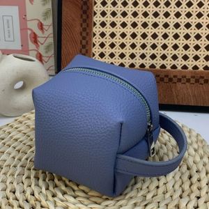 Fashion Travel Cosmetic Bag with Handle Women Storage Pouch for <b>Makeup</b> Toiletry PU Leather Zipper <b>Makeup</b> Organizer <b>Case</b> - Product Image 2