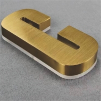 Enseignes extérieures commerciales rétroéclairées à LED Daco Sign OEM/ODM, lettres en acier inoxydable, design gratuit, étanches IP65, décoration directionnelle
