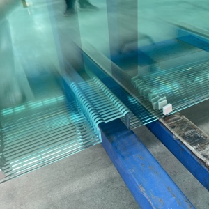 Panneaux en <span class=keywords><strong>verre</strong></span> trempé résistant à l'eau pour cabines de douche, <span class=keywords><strong>verre</strong></span> de douche trempé avec perçage personnalisé et découpes pour charnières - Product Image 6