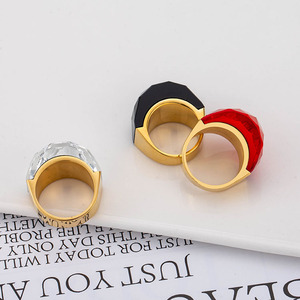 แหวนแก้วทรงเรขาคณิตทันสมัย ชุบทอง 18K เครื่องประดับแฟชั่นสำหรับทุกเพศ เหมาะสำหรับงานปาร์ตี้ มีสีแดง ขาว ดำให้เลือก - Product Image 4