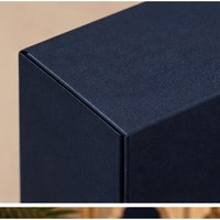 Boîte cadeau écologique personnalisée de la marque FOVAIRE avec couvercle magnétique, emballage rigide enveloppé de papier, forme rectangulaire, impression quadricolore
