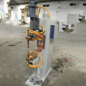 Soudeuse à points DC à fréquence moyenne neuve avec bras long pneumatique pour la soudure de bandes d'acier et de bandes de cuivre - Product Image 4