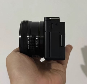 กล้องดิจิตอล <span class=keywords><strong>4K</strong></span> รุ่น ZVE 10 ชุดเลนส์ 16-50 มม. กล้องวีล็อกสำหรับการเดินทางและถ่ายภาพสตรีท - Product Image 3