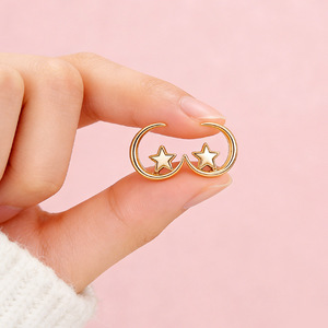 Orecchini a forma di stella e luna da donna, orecchini minimalisti in metallo, orecchini alla moda, gioielli per tutti i giorni, accessorio elegante da regalo - Product Image 5