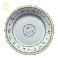 Service de table en céramique personnalisé avec motif de vigne verte et de roses romantiques françaises, gaufré, pour mariage, fête et location
