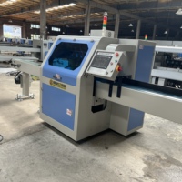 Sierra de Corte Transversal Automática de Alta Velocidad, Controlada por PLC CNC, de Alta Potencia y Optimización, para el Procesamiento de Muebles de Madera Sólida
