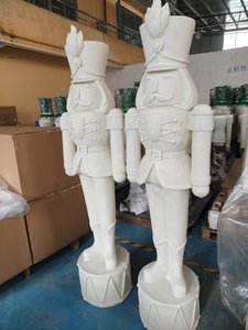 Cascanueces sin Pintar para Manualidades de Pintura DIY/ Cascanueces Navideño Gigante para Exteriores/ Soldado Cascanueces de Navidad de 55.5" - Product Image 1