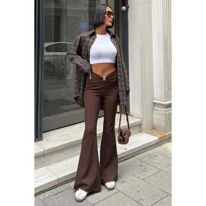 <span class=keywords><strong>Pantaloni</strong></span> a Zampa Spagnola con Dettaglio Fibbia, Vita Alta in Crepe Color Caffè Amaro, <span class=keywords><strong>Pantaloni</strong></span> da Donna - Product Image 3