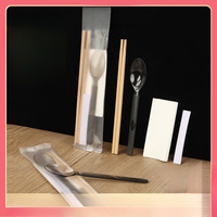 Ensemble de couverts jetables écologiques pour la restauration à emporter, comprenant baguettes, cure-dents, serviettes et cuillères, lot de quatre pièces