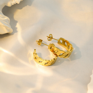 Cuff Earrings Gold Geometric Hollowed Out Chain Design For Women Fashion Jewelry - Product Image 2