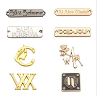 Plaque personnalisée en alliage de zinc avec logo 3D en relief, découpée sur mesure pour sacs et vêtements, plaque nominative pour vêtements, plaque nominative pour cuir