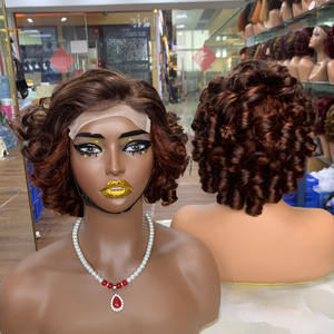 Perruques en cheveux humains Remy bouclés et volumineux, style populaire, avec closure en dentelle 5x5 de 12 pouces - Product Image 2