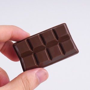 Chocolat de simulation réaliste - Idéal pour les créations alimentaires DIY, les jouets, les porte-clés, les aimants, et la création d'échantillons gratuits avec image de conception - Product Image 3