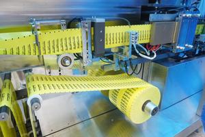 ZhejiangTuoYu Yeni Tam Otomatik Fabrika Dolum Makinesi Esnek Sıvı Transfer Borusu ve Altı Tekerlekle - Product Image 3