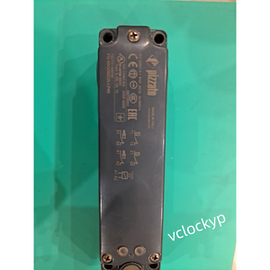1 ชิ้นใหม่ Pizzato FG 60GD6D2A-LP40 สวิตช์ความปลอดภัยจัดส่งที่รวดเร็วผ่านเฟดเอ็กซ์หรือดีเอชแอล - Product Image 2