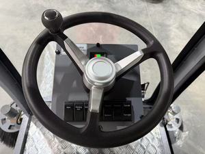 Nueva barredora aspiradora eléctrica autopropulsada para limpieza de calles con batería de 48V y motor de 1500W - Product Image 5