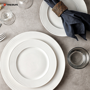 Plato de cerámica blanca de lujo al por mayor de 10.5 pulgadas, plato plano ecológico de porcelana, juego de platos de porcelana de nuevo estilo. - Product Image 4