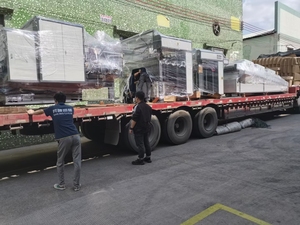 RYHS-1040 Automatic <strong>Uv</strong> <strong>Varnish</strong> Coating and <strong>Curing</strong> <strong>Machine</strong> <strong>Uv</strong> Roller Coating <strong>Machine</strong> Paper - Product Image 5