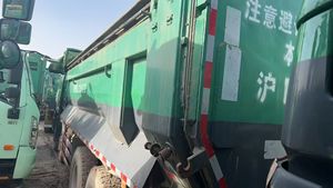 Camión Volquete Usado HOWO 8*4 Precio Económico Excelente Rendimiento Camión Volquete Usado HOWO en Venta - Product Image 2