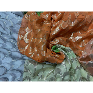 Lurex Jacquard Somali Dirac Tissu Métallique Teinture-Soie pour Grandes Quantités Utilisées dans les Robes de Mariage Saris Filles Ensemble Inclus - Product Image 1