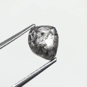 เพชรดิบธรรมชาติทรงเกลือและพริกไทย น้ำหนัก 1.12 กะรัต ขนาด 6.98 x 6.10 x 3.18 มม. สำหรับเครื่องประดับเพชรงานแต่งงาน - Product Image 3