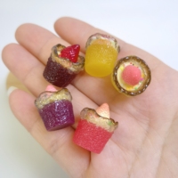 100 pièces de mini-cabochons en résine Kawaii, simulation de coupes de crème glacée à la fraise, pour accessoires de maison de poupée DIY, scrapbooking et décoration de téléphone