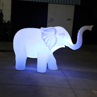 Grande sculpture décorative d'éléphant rougeoyante extérieure simulant des lumières de motif d'animal pour des parcs d'attractions et la décoration de paysage