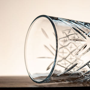 Colección de Vasos de Vidrio Repujado Vintage: Eleva tu Estilo en Bebidas - Product Image 3