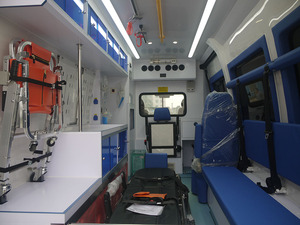NAVECO Ousheng 4x2 Voiture d'ambulance diesel personnalisée à bon prix Véhicule médical de sauvetage d'urgence Surveillance en temps réel - Product Image 4