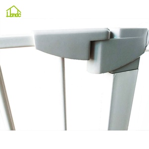 Puerta de seguridad retráctil para bebés, para escaleras, perros, cachorros o gatos - Product Image 4