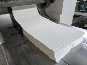 Dùng Một Lần Interfold Loại Khăn Z / N Gấp Tay Khô Rửa Giấy Bông Khăn Tắm Máy Làm - Product Image 5