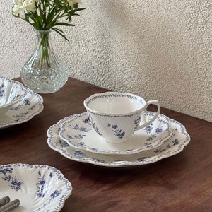 Embroidered Vintage Ceramic Tableware for Weddings Parties Blue Small Flowers White Dish Petal Edges Stand Included Small Dishes - Product Image 5