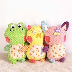 工場OEM高品質新品耐久性のある噛むおもちゃ、インタラクティブサウンド付きリアルな犬用ぬいぐるみ、フクロウ、カエル、猫の形、超強力な犬用噛むおもちゃ - Product Image 1