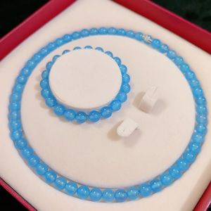 Set di Collana e Bracciale con Perle Rotonde di Calcedonio Brasiliano Blu Ghiaccio, Stile Semplice ed Elegante in Agata Verde - Product Image 2
