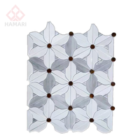 Mosaïque de marbre découpée au jet d'eau, motif floral pour la décoration des murs de salle de bain et d'entrée, OEM personnalisé en stock